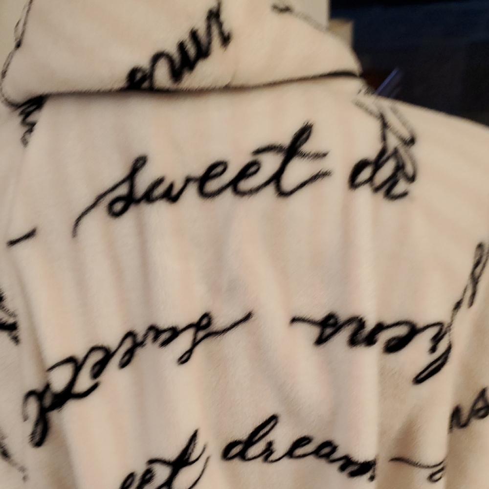 Victoria's Secretpinkand Black Script Robe - Picture 5 of 8